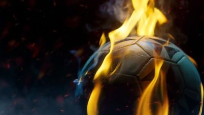 Futbol Kulübünde Yangın: Kül Olan Hayaller 1.Sezon 1.Bölüm izle