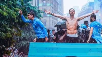 Together: Treble Winners 1.Sezon 4.Bölüm izle