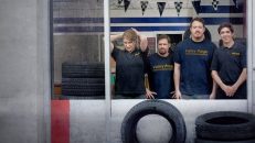 Tires 3.Sezon 2.Bölüm izle