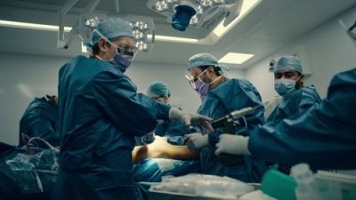 Critical: Between Life and Death 1.Sezon 2.Bölüm izle